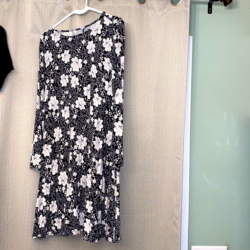 Old Navy Flower Swing Dress Long Sleeve - Medium
